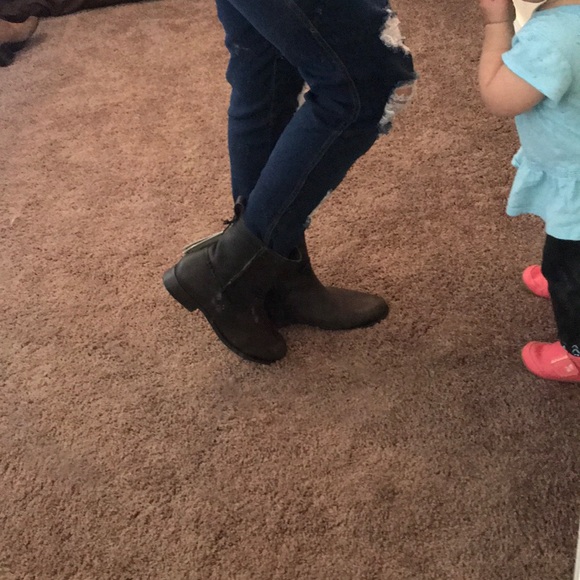 Frye Cara Short - Picture 8 of 8